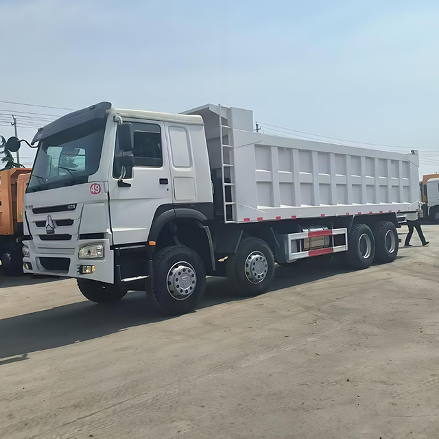 Gebrauchter Sinotruk Howo 371HP 8x4 Muldenkipper 12 Rad